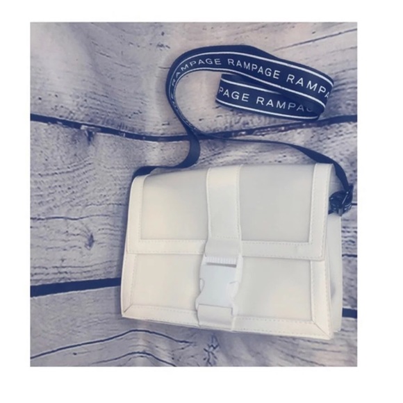 Purse - Picture 2 of 2